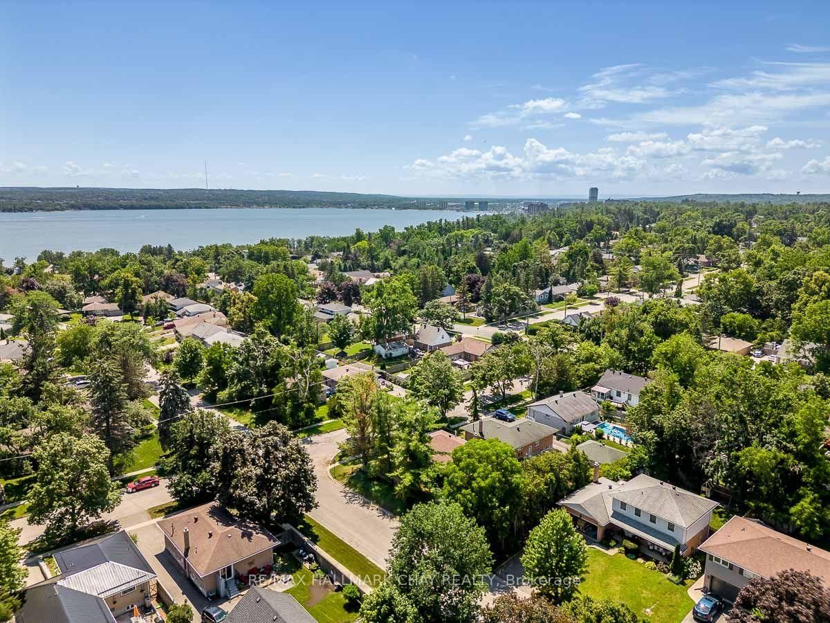 23 Downsview Drive • Barrie, ON photo 41