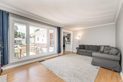 23 Downsview Drive • Barrie, ON photo 9