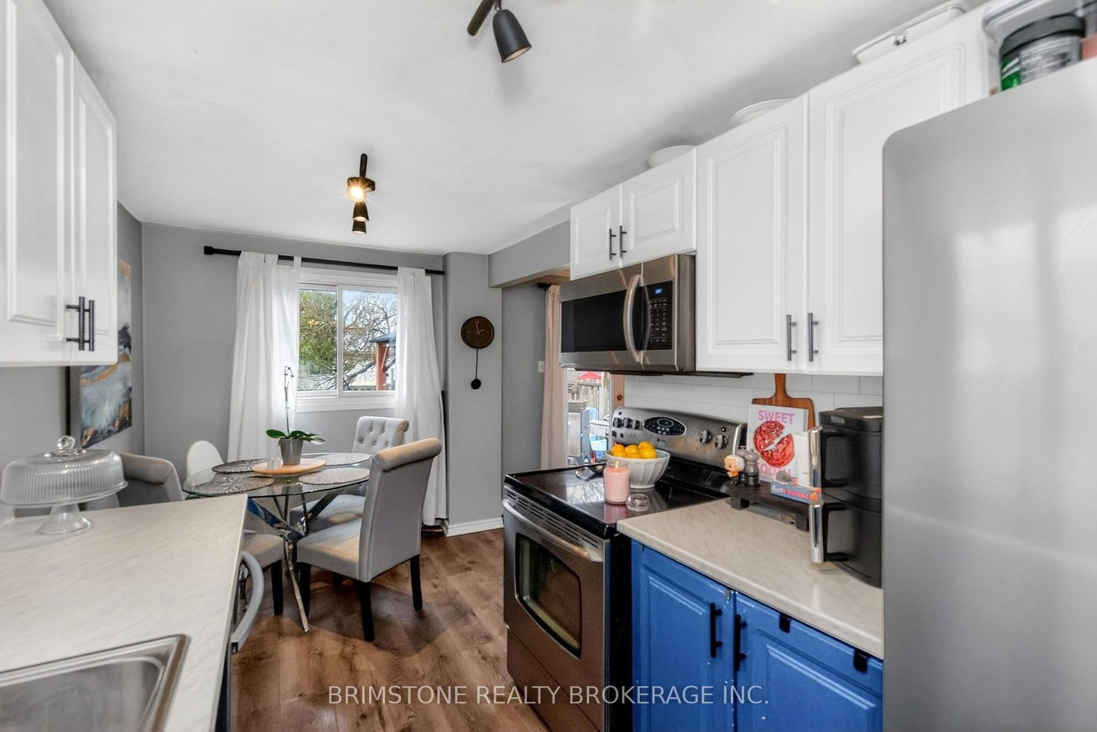 104 Hickling Trail • Barrie, ON photo 12