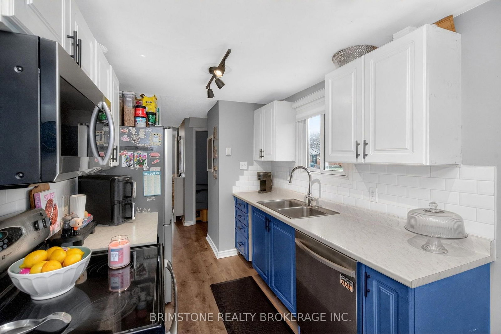 104 Hickling Trail • Barrie, ON photo 13