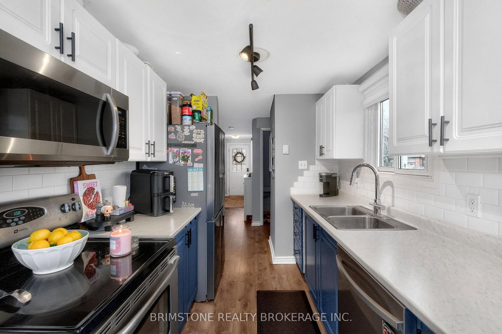 104 Hickling Trail • Barrie, ON photo 14
