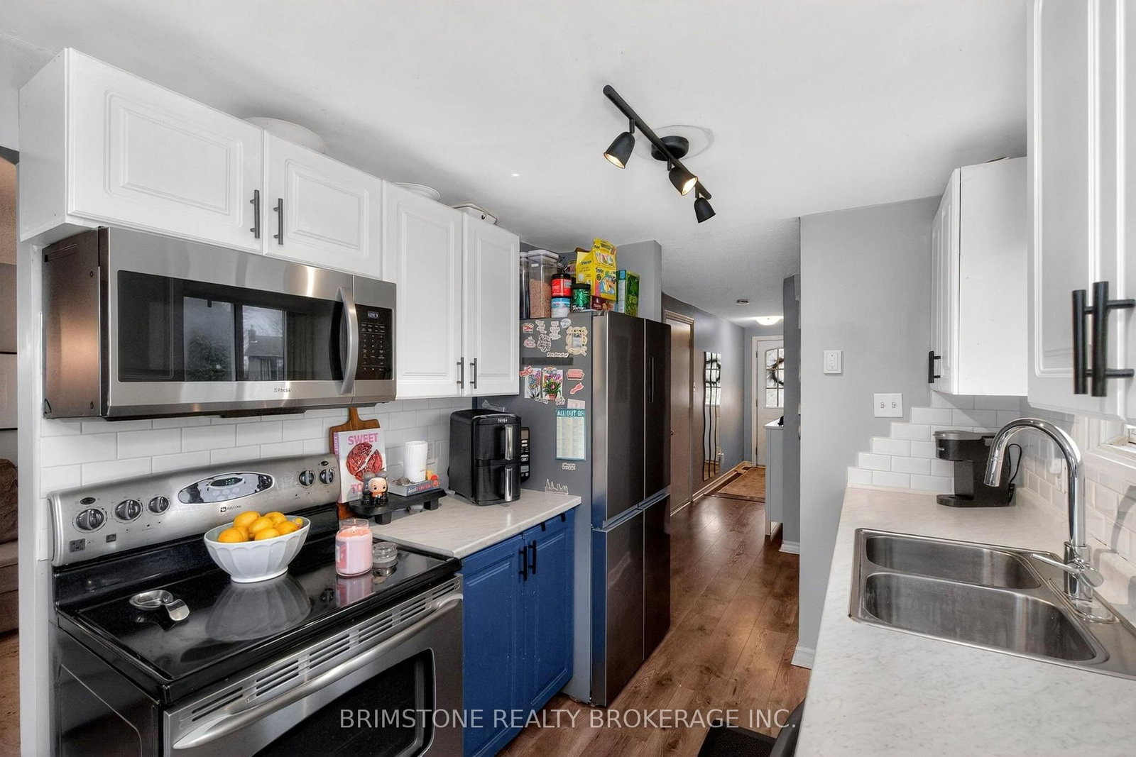 104 Hickling Trail • Barrie, ON photo 15