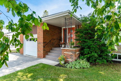 44 Jeffery Street • Penetanguishene, ON photo 4