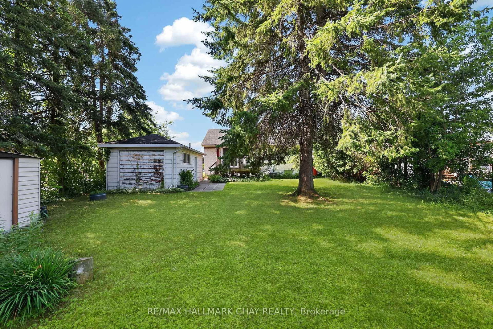 348 E Grove Street • Barrie, ON photo 14