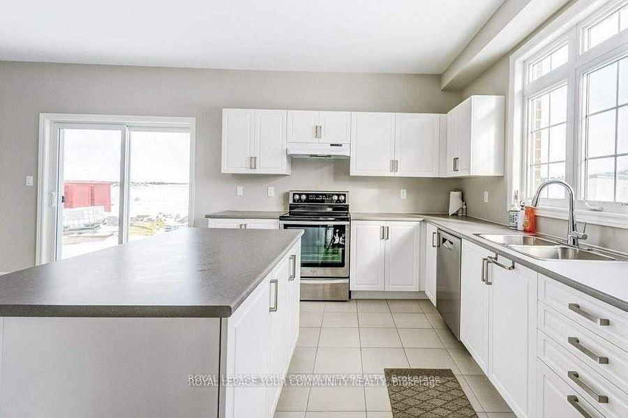 201 Breton Street • Clearview, ON photo 8