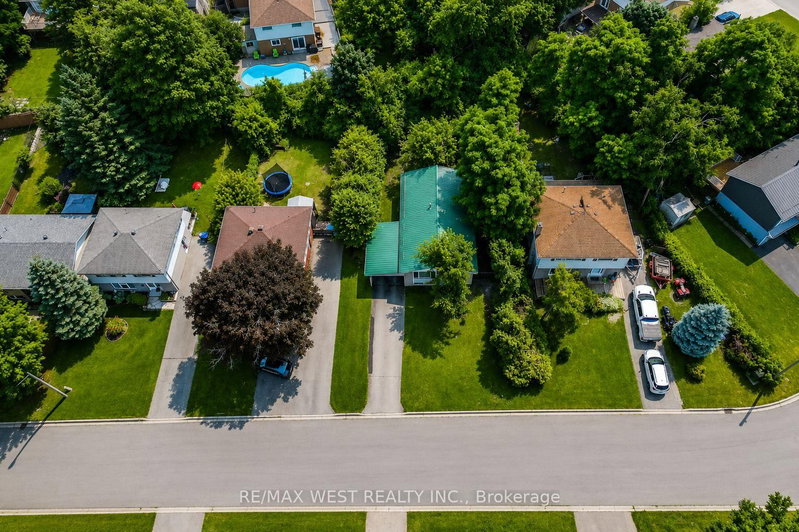747 Birchwood Drive NW