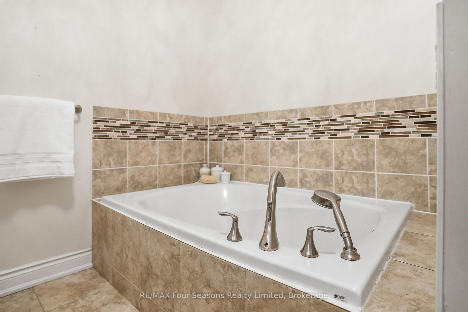 34 Kari Crescent • Collingwood, ON photo 19
