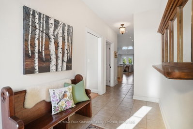 34 Kari Crescent • Collingwood, ON photo 4