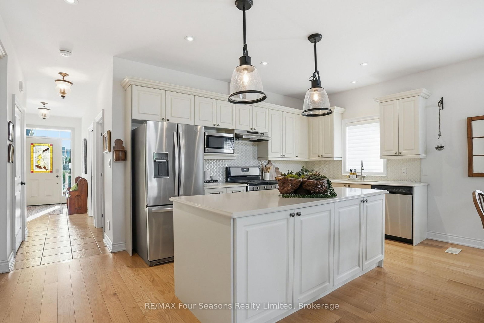 34 Kari Crescent • Collingwood, ON photo 6