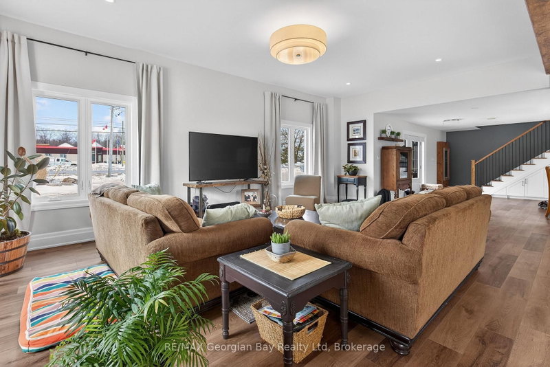 449 Park St photo 5