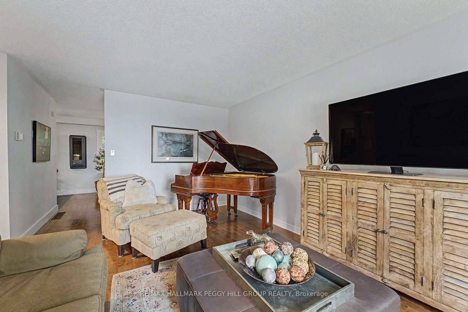 176B Collier Street • Barrie, ON photo 5