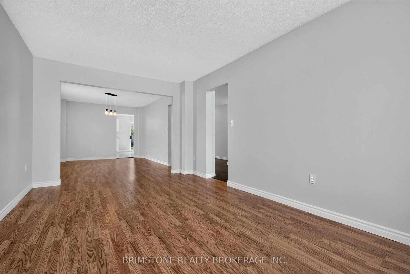 28 Selkirk Crescent • Barrie, ON photo 5