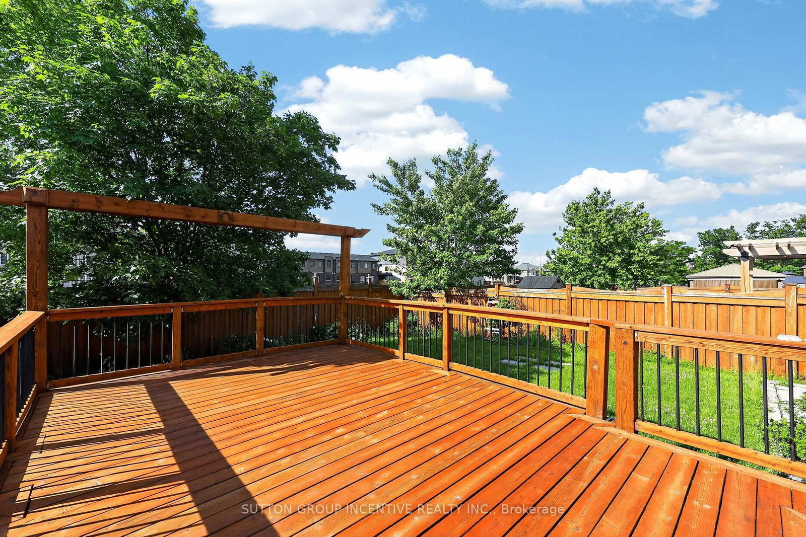 116 Sun King Crescent • Barrie, ON photo 9