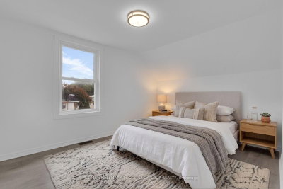 132 W Queen Street • Springwater, ON photo 8