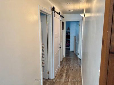 11 JOHN Street • Severn, ON photo 8