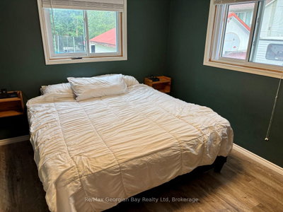11 JOHN Street • Severn, ON photo 9