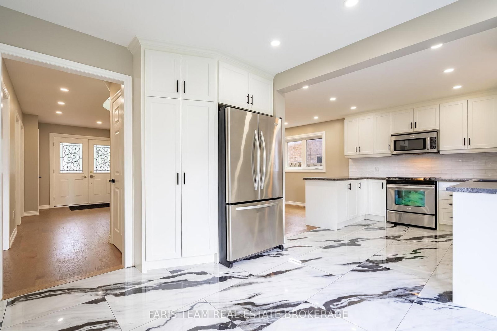 186 S Ferndale Drive • Barrie, ON photo 11