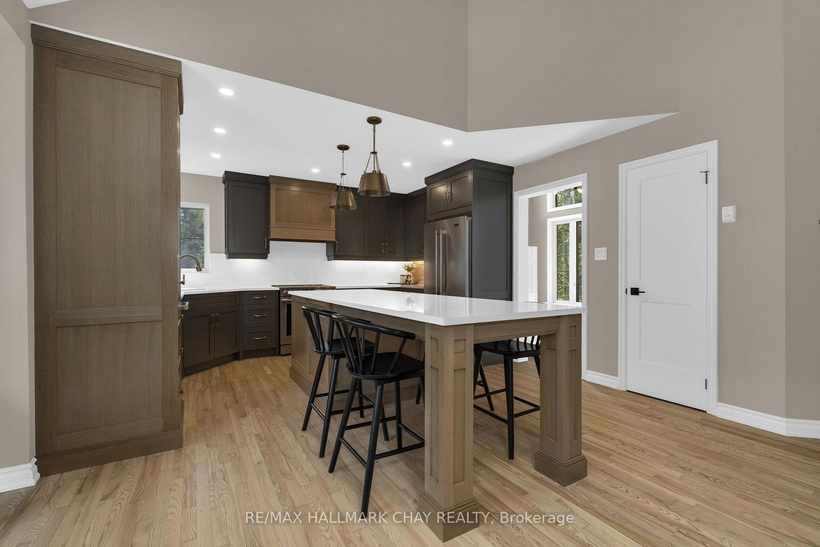 32 Forest Hill Drive • Springwater, ON photo 10