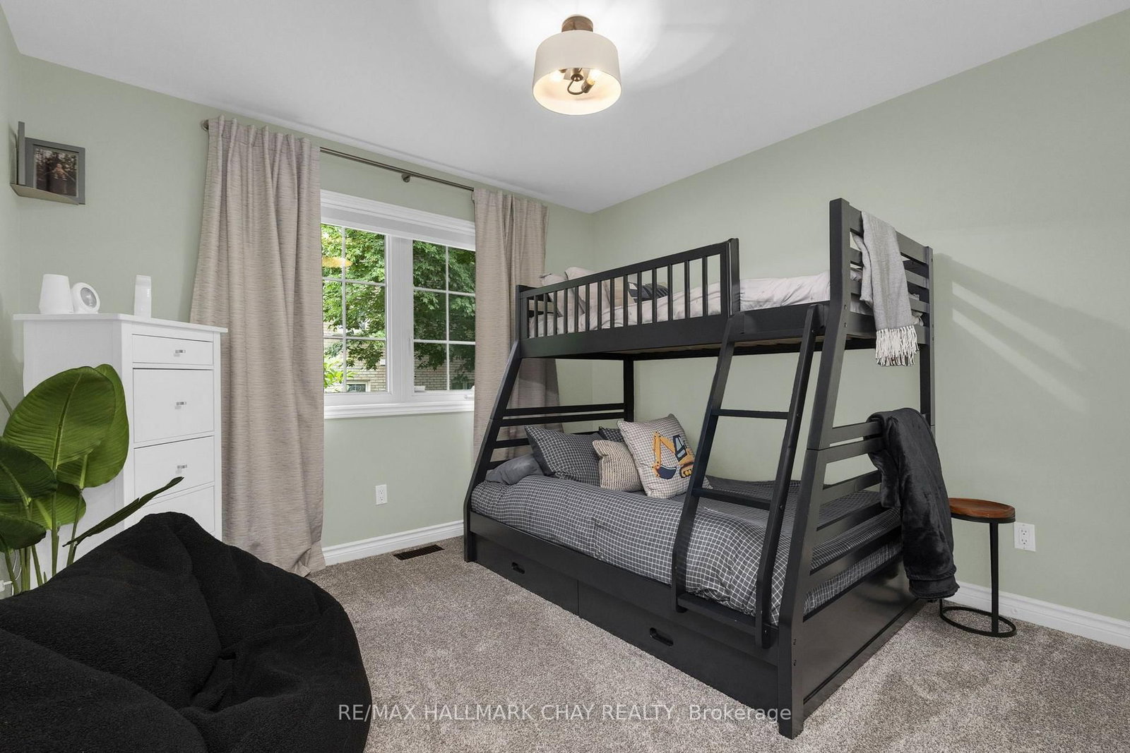 32 Forest Hill Drive • Springwater, ON photo 23