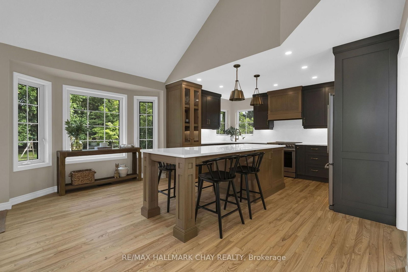 32 Forest Hill Drive • Springwater, ON photo 9