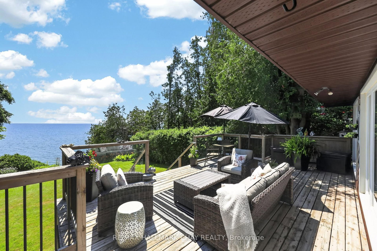 2289 E Lakeshore Road • Oro-Medonte, ON photo 5