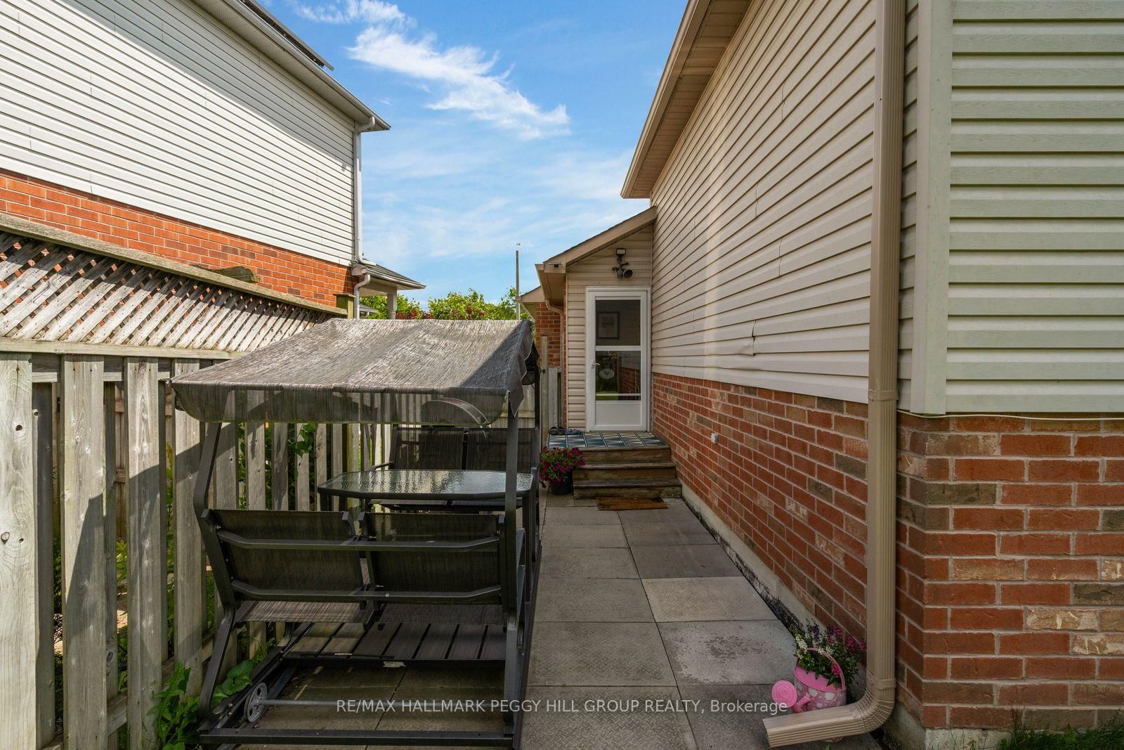 18 Draper Crescent • Barrie, ON photo 15