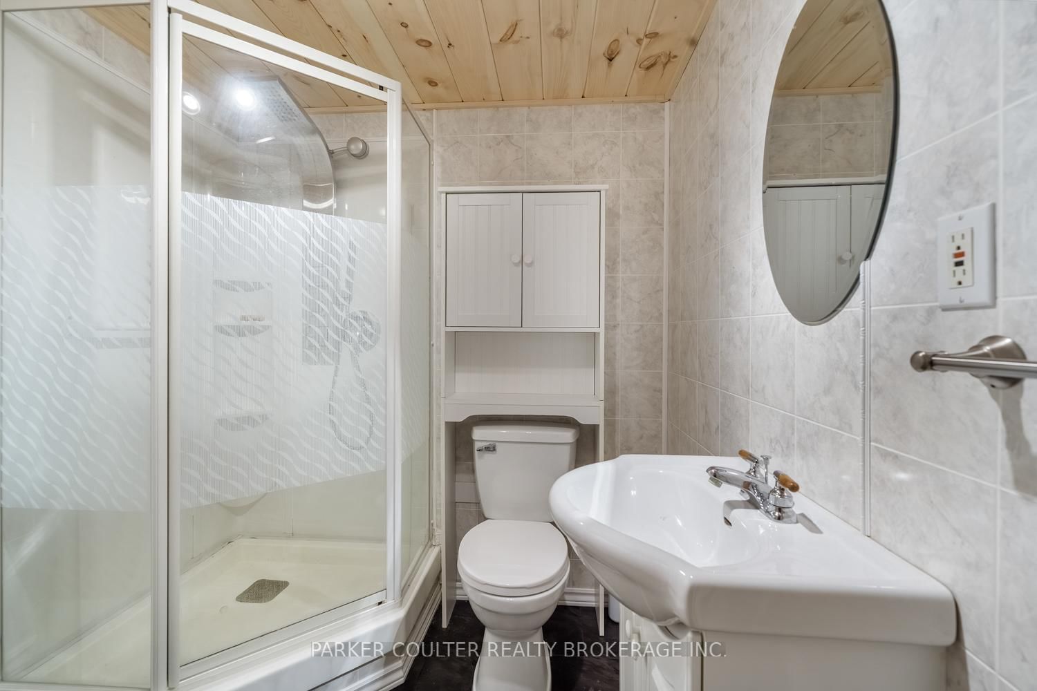 8020 Park Lane Crescent • Severn, ON photo 21