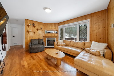 8020 Park Lane Crescent • Severn, ON photo 8