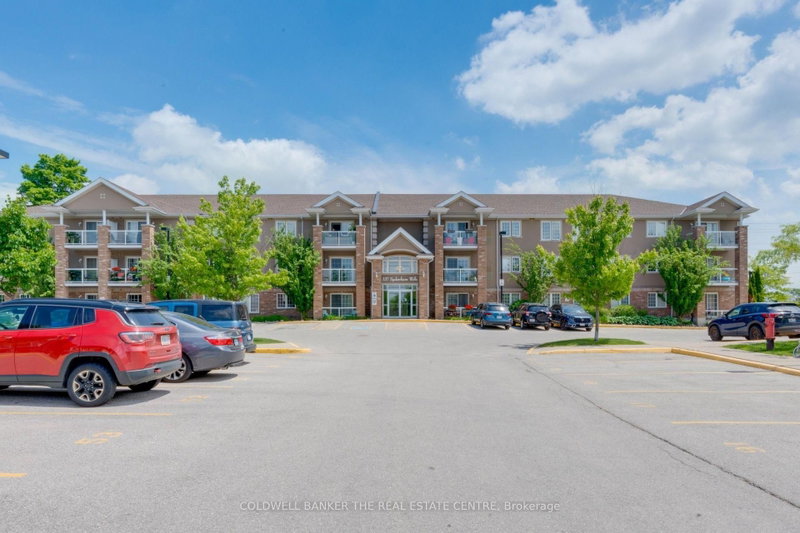 15 - 137 Sydenham Wells Drive