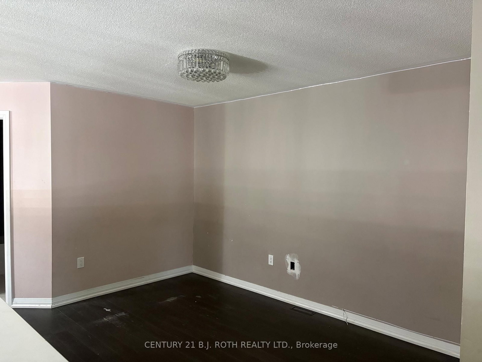 34 Alaskan Heights • Barrie, ON photo 11