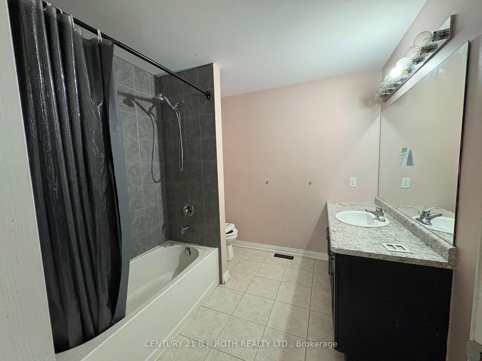 34 Alaskan Heights • Barrie, ON photo 12