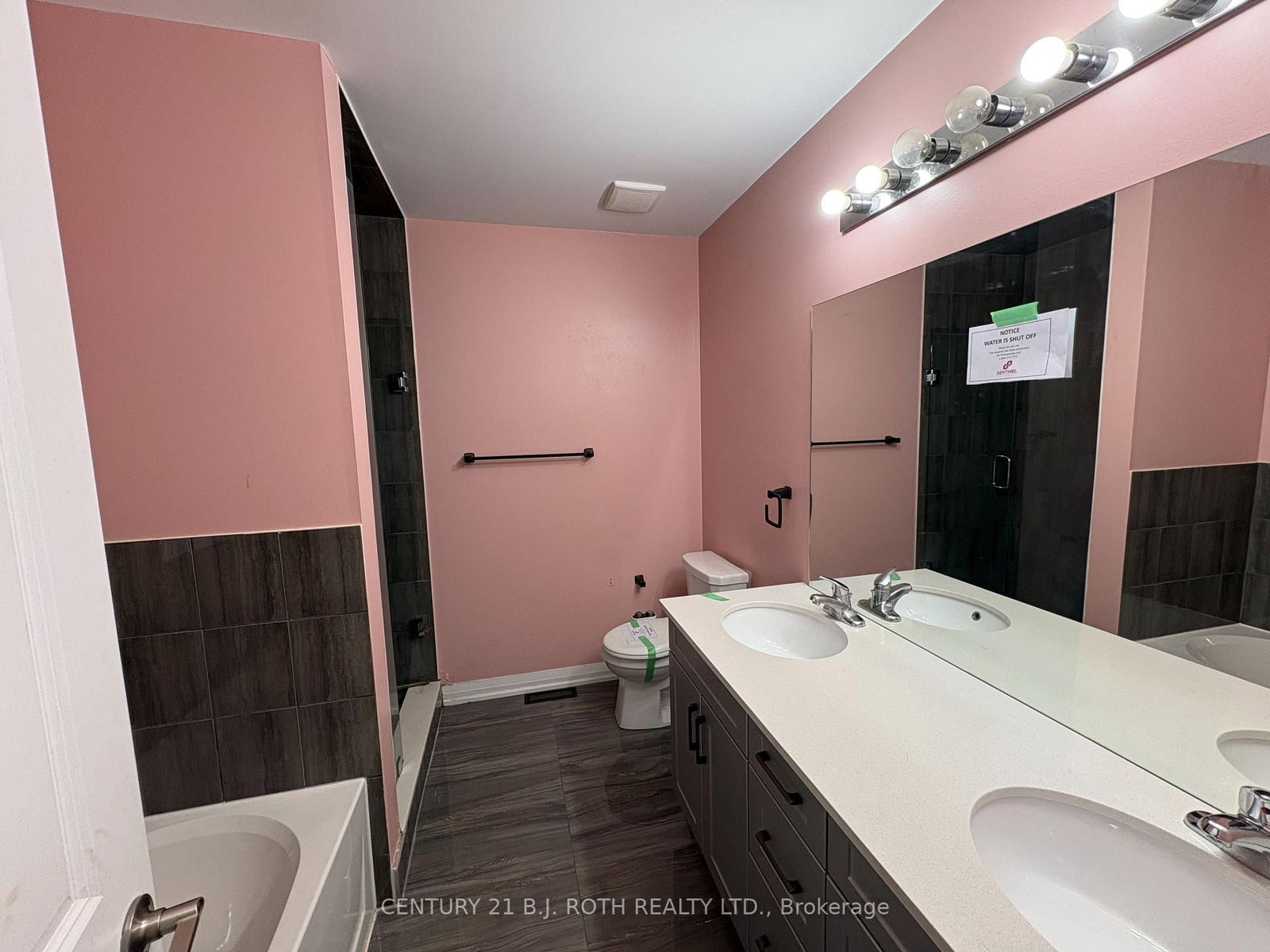 34 Alaskan Heights • Barrie, ON photo 16
