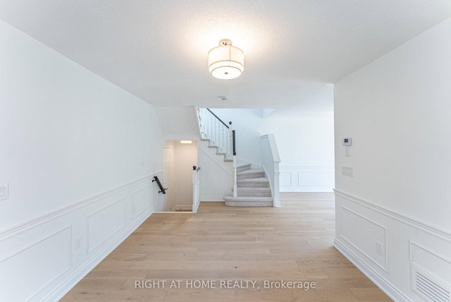 112 White Crescent