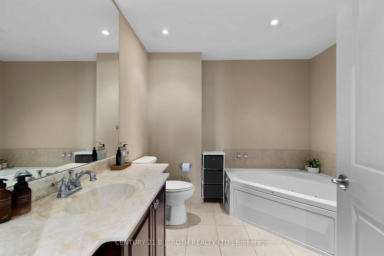 37 Ellen Street • #1310 • Barrie, ON photo 19