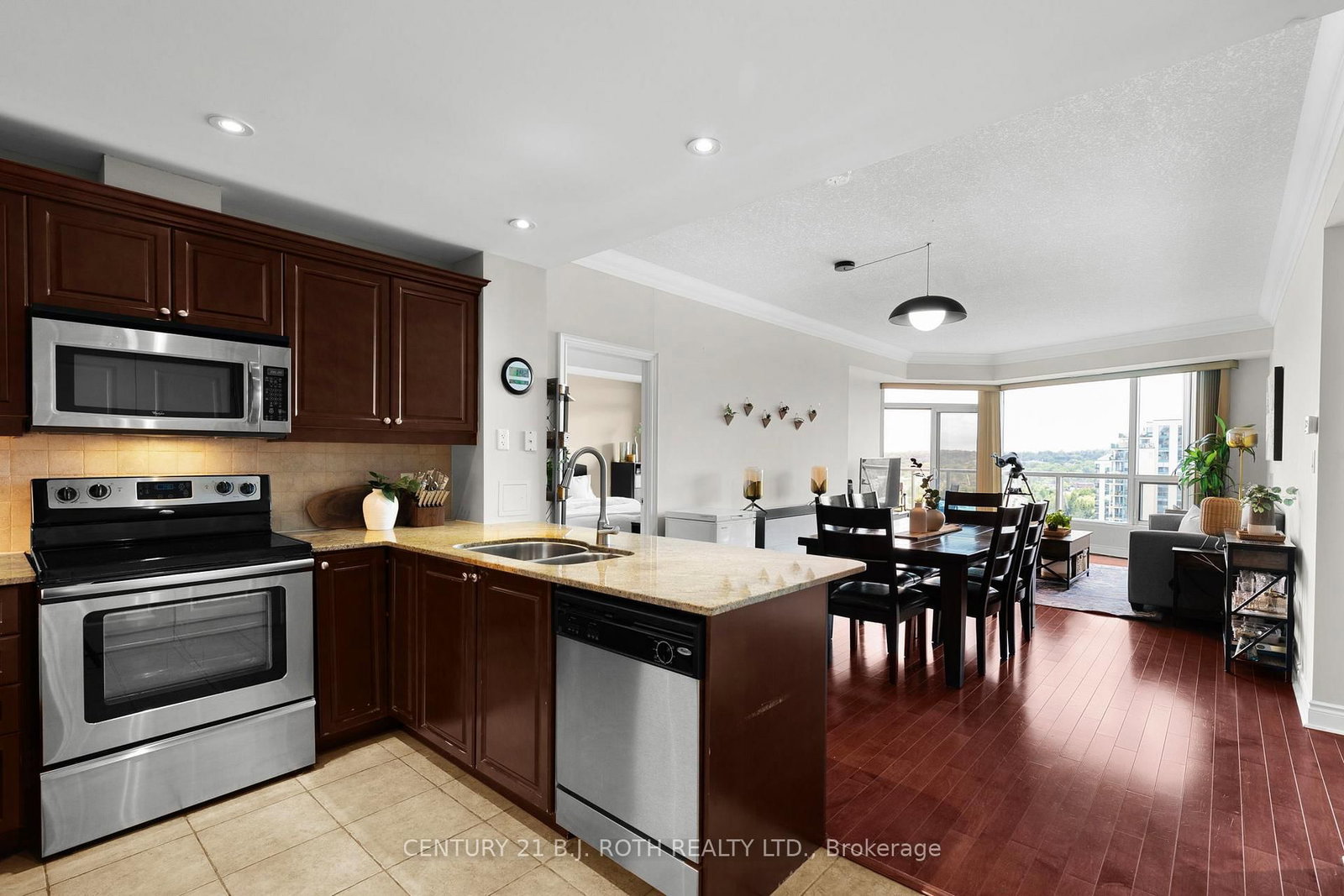 37 Ellen Street • #1310 • Barrie, ON photo 9