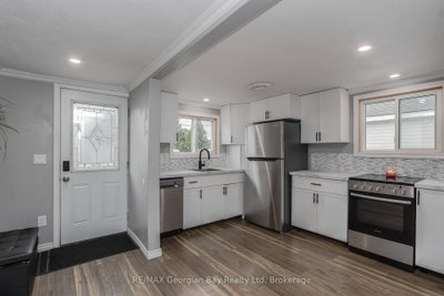 350 McNicoll Street — photo 4