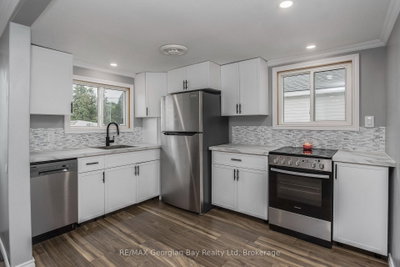 350 McNicoll Street — photo 5