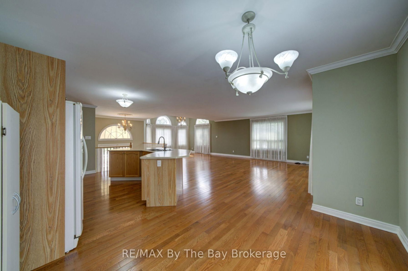 452 Ramblewood Drive • Wasaga Beach, ON photo 4