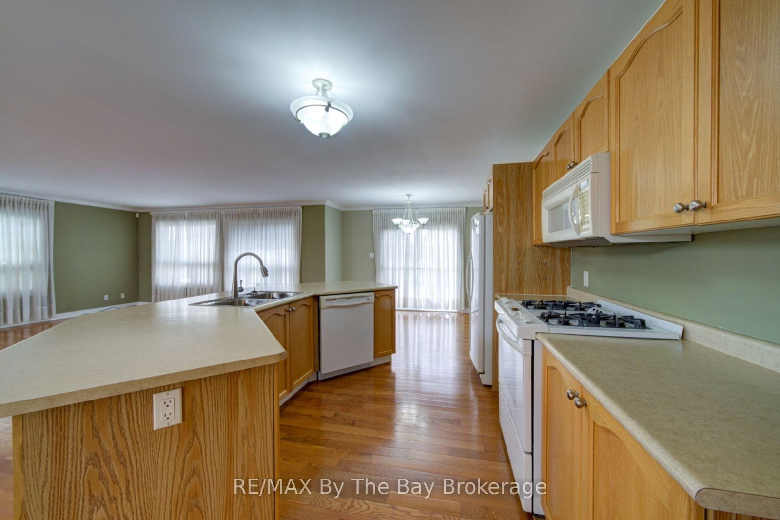 452 Ramblewood Drive • Wasaga Beach, ON photo 6