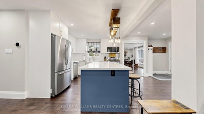 Unit Upper — 29 Bronte Crescent — photo 6