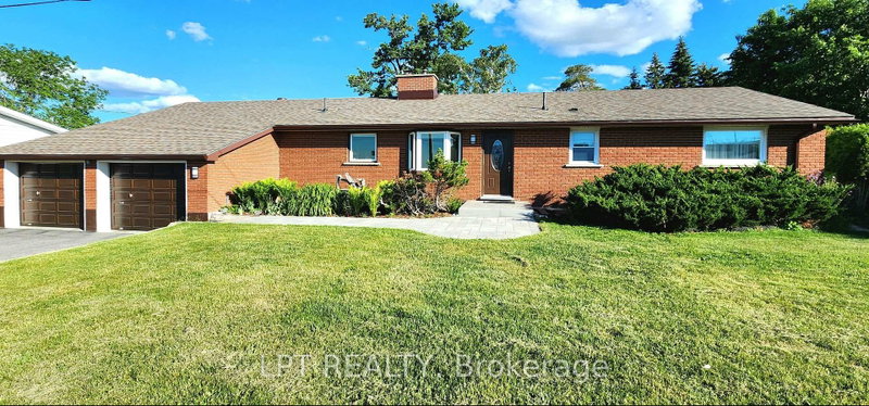 585 Mapleview Drive E