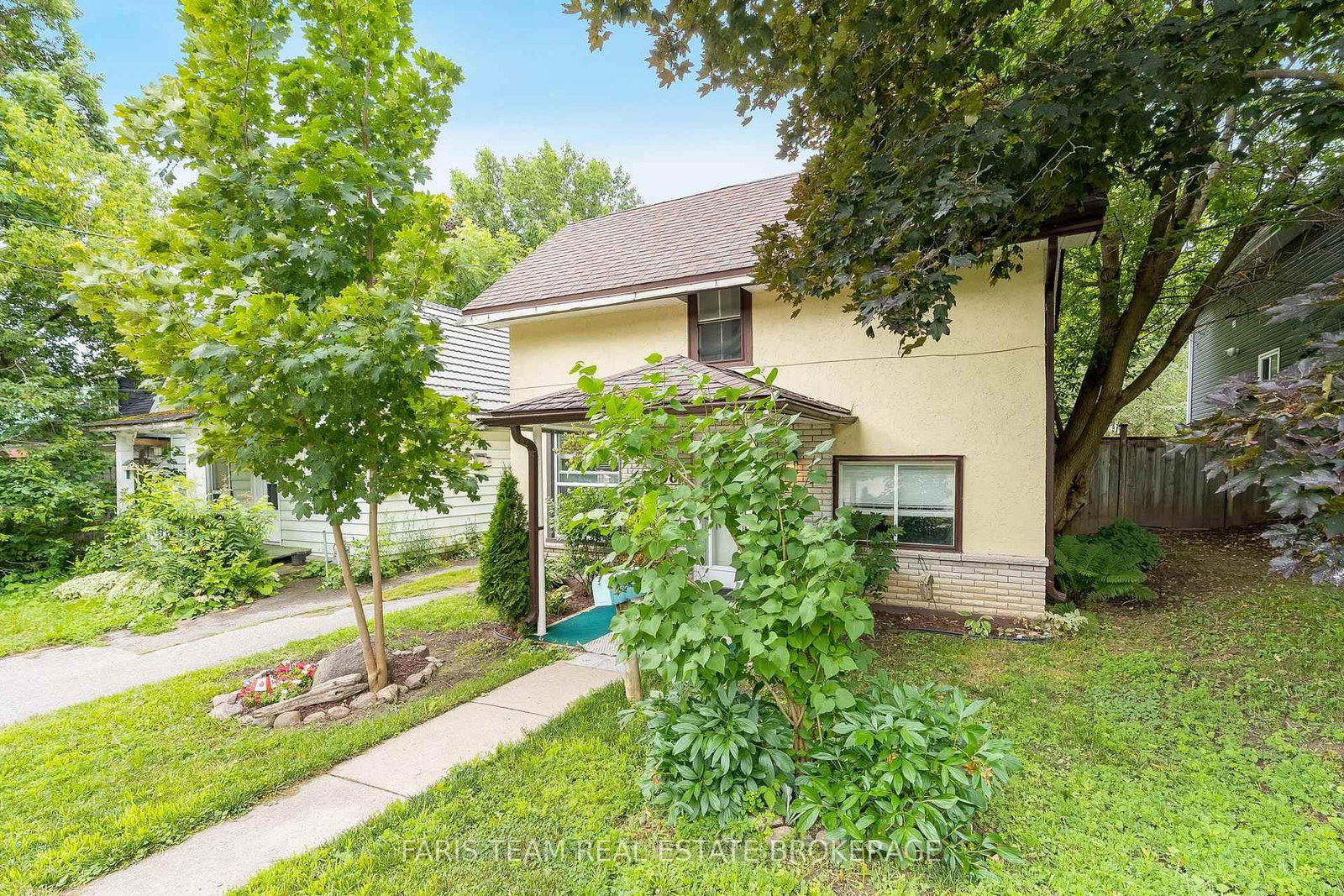 308 Russell Street • Midland, ON photo 2