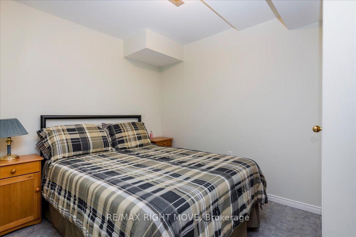 55 Laurentian Lane • Orillia, ON photo 24
