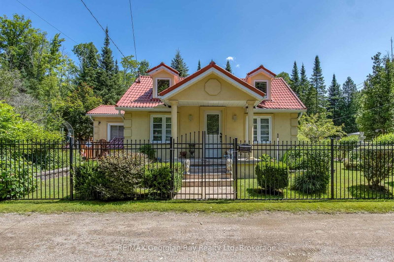 3 Brookside Drive