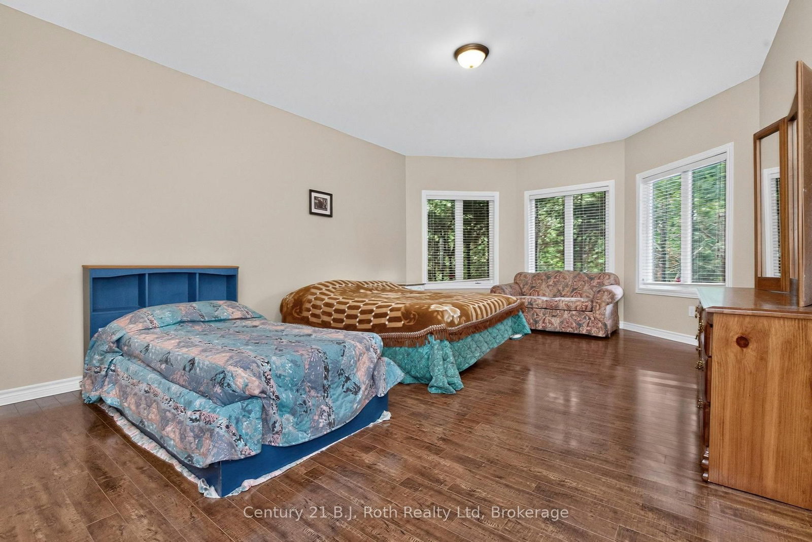 11 Rue Karola Road • Tiny, ON photo 23