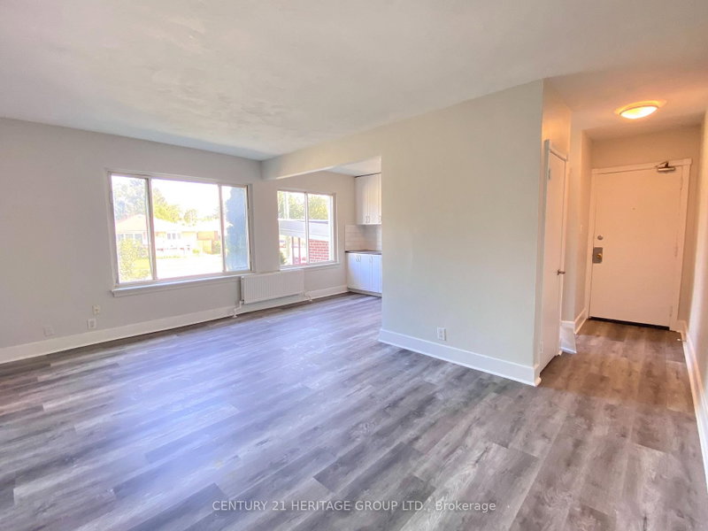 3 - 174 Grove Street E