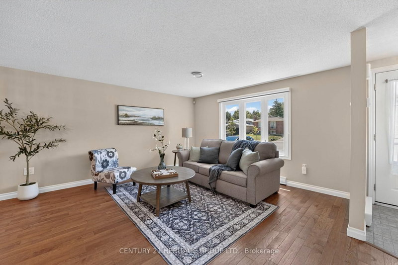 226 Lillian Crescent