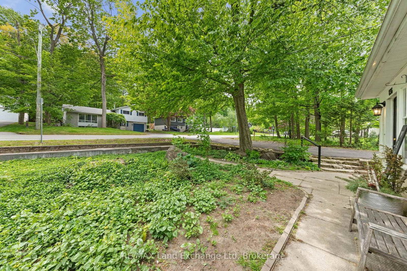 836 Victoria Street