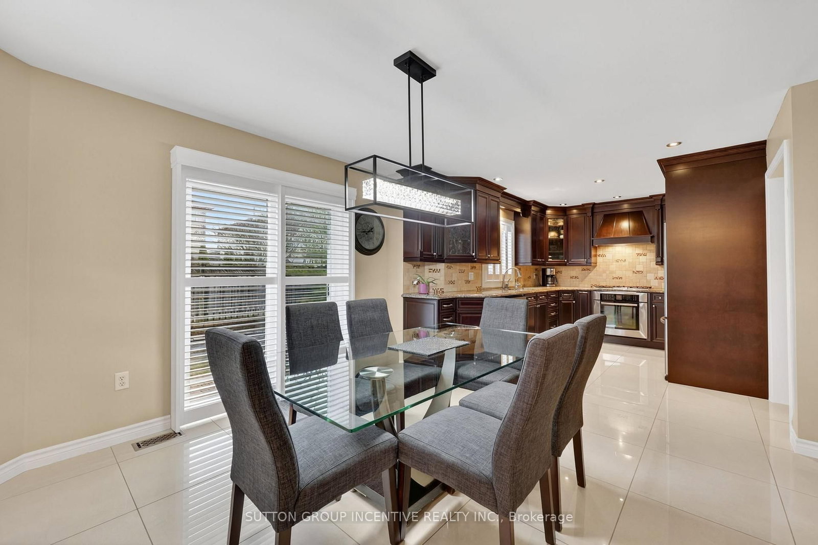 4 Chantal Street • Barrie, ON photo 9