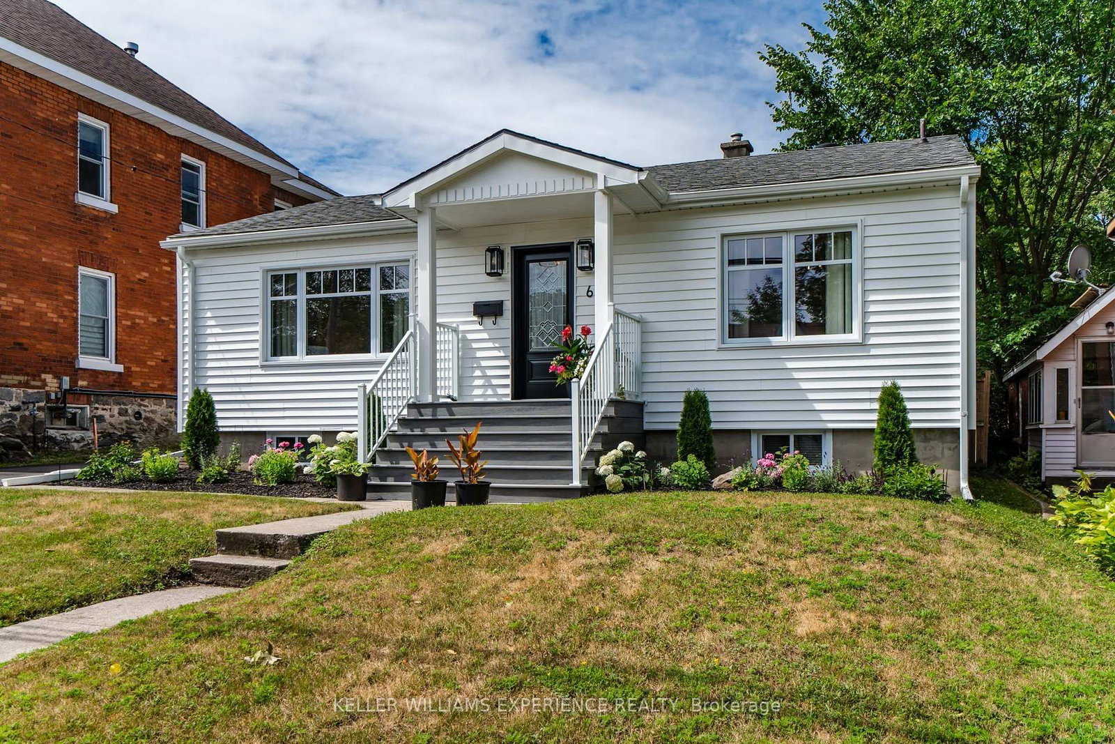 66 Fifth Street • Midland, ON photo 3